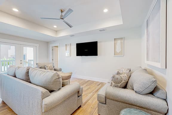 Carolyn's Beach House unit A - Image 1