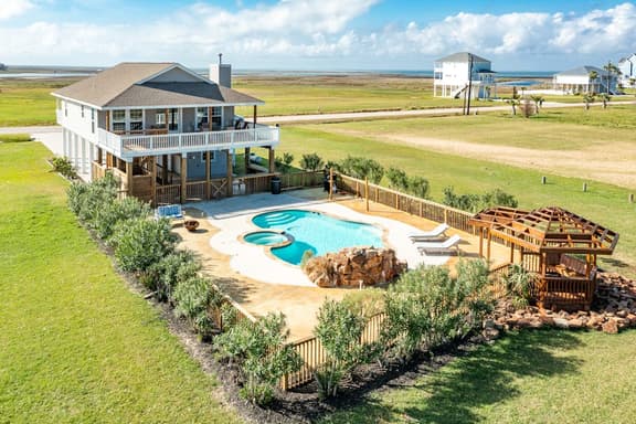 Bayside Paradise - Private Pool & Bay Views - Image 1