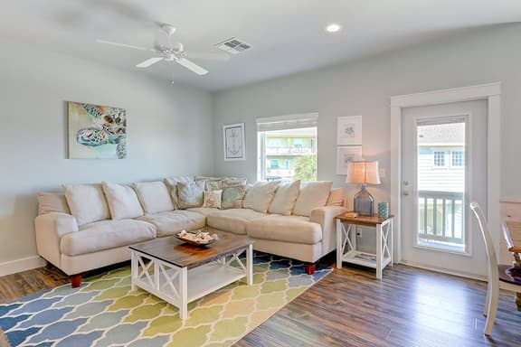 Beachy Keen - Dog-Friendly with Shared Pool - Image 1