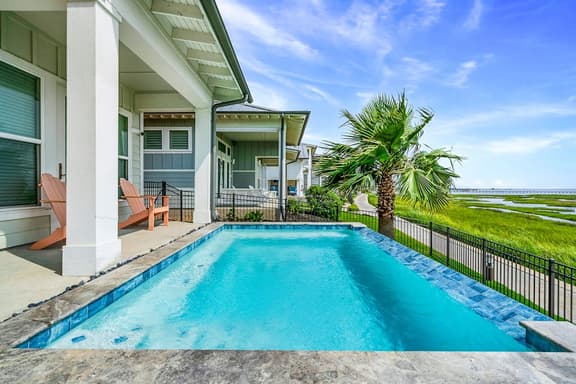 Bay Reserve - Bayfront, Private Heated Pool - Image 1