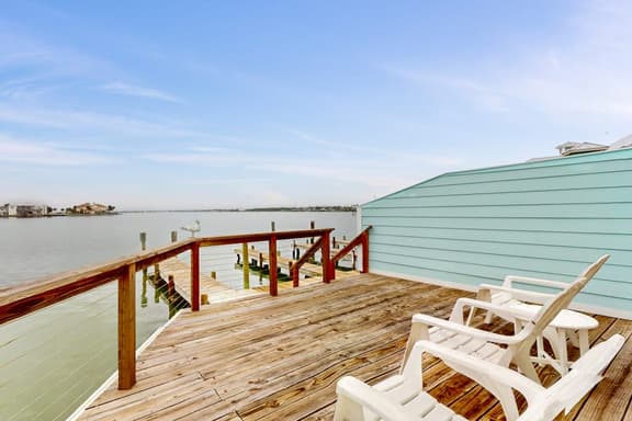 Pelican Point - Waterfront, Pool & Dock Access - Image 1