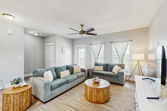 Shoreline Retreat - Pool & Hot Tub, Walk to Beach - Image 1