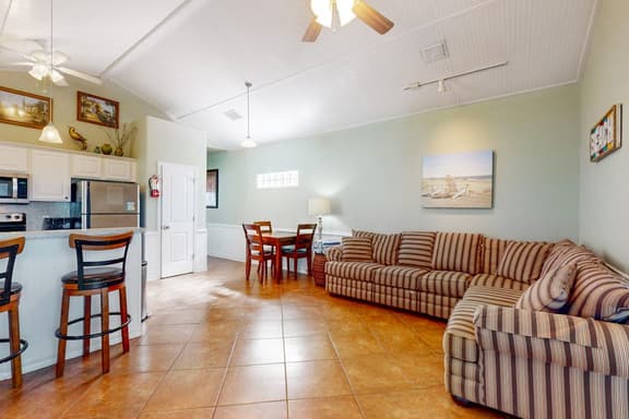 Marquesas 401 - Shared Pool, Patio & Dogs OK - Image 1