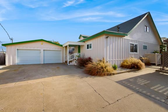 El Cerrito Place - Rooftop Deck & Historic Charm - Image 1