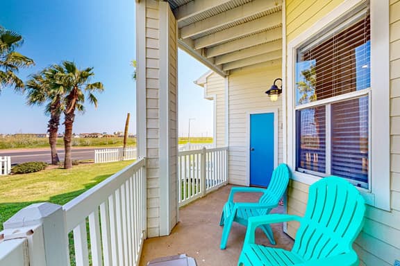 Beach Club 172 - Balcony & Pool, Close to Beach - Image 1