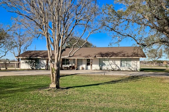 R&R Acres - 17 Acres, Wildlife & Grill - Image 1
