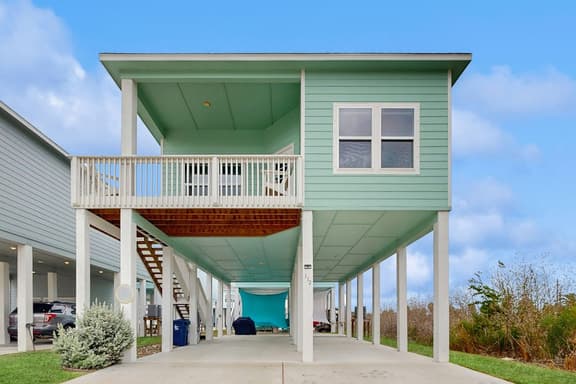 Salty Soles - Shared Pool, Patio & BBQ - Image 1