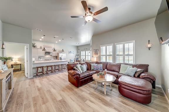 Sea La Vie on Paradise - Image 1