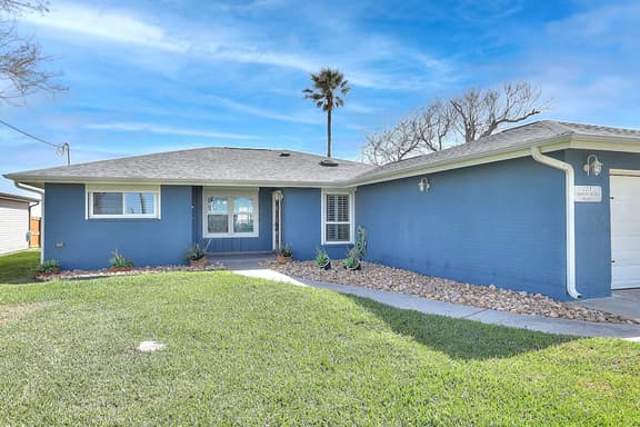 Southern Breeze - Bayfront, Dock & Screened Lanai - Image 1