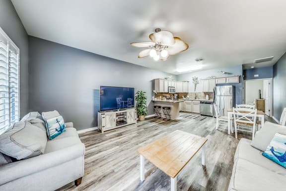 Palm Bay 504 - Heated Pool & Dog-Friendly - Image 1
