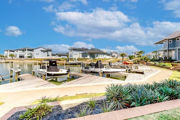 Dolphin View - Waterfront, Pool & Boat Slip - Image 1
