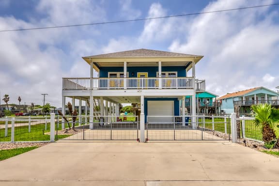Bay View Breeze - Bay Views & Furnished Deck - Image 1