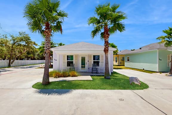 Oasis Retreat - Shared Pool & Stocked Pond - Image 1