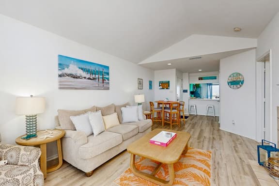 Beach Club 352 - Pool, Hot Tub, Gym & Balcony - Image 1