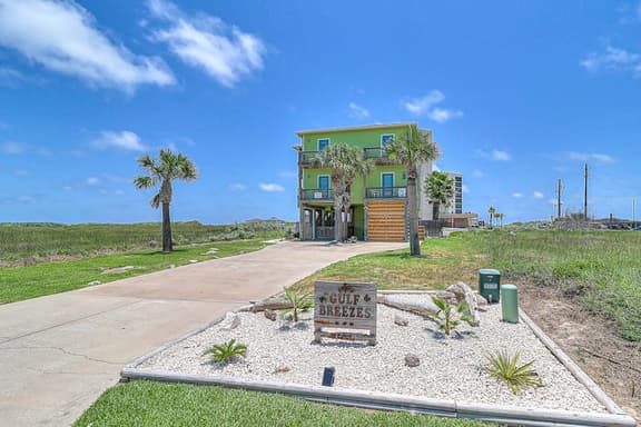 Gulf Breezes Entire Home - Image 1