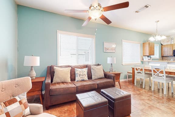 Leeward Isles - Lyla's Beach Getaway - Image 1