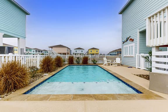 Salty Traditions - Fenced Pool, Steps to the Sand - Image 1